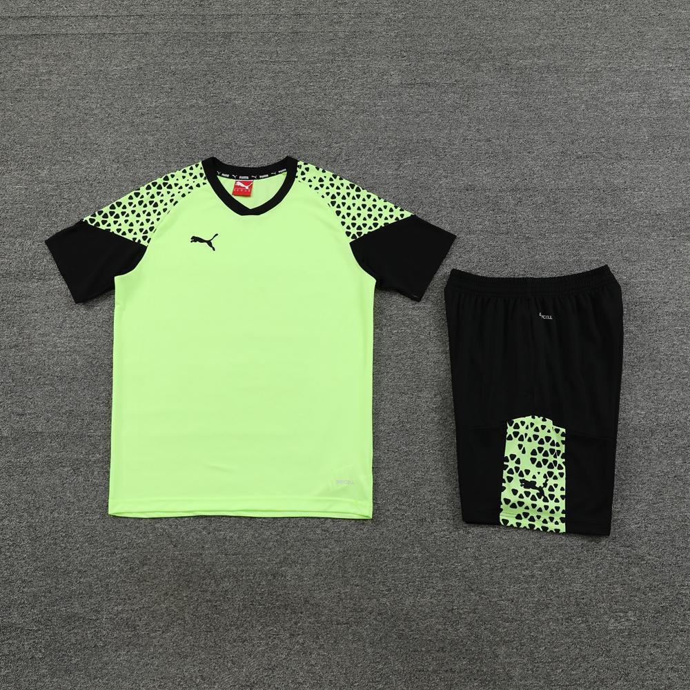 Puma Training Kit - Bright lime green