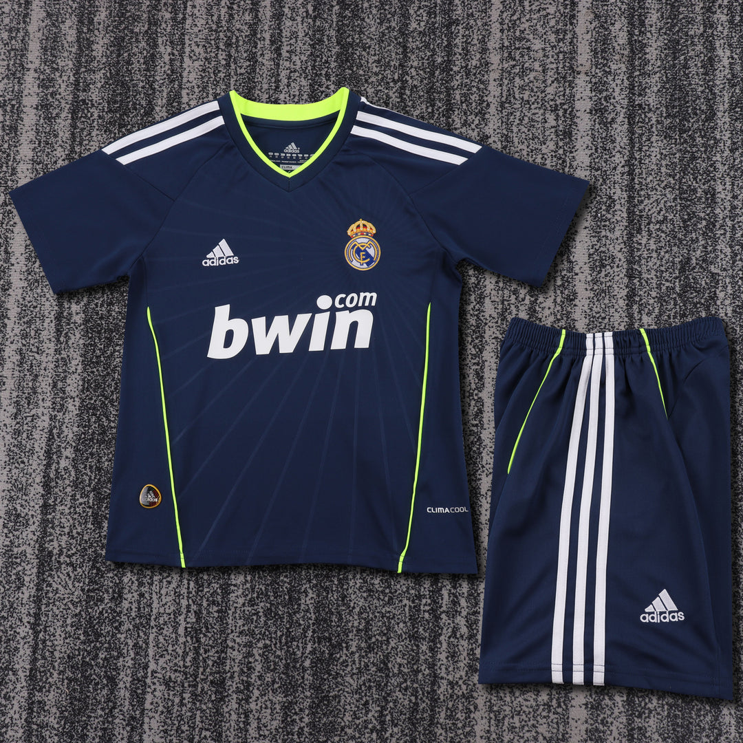Real Madrid 10/11 Children's Away Retro Set