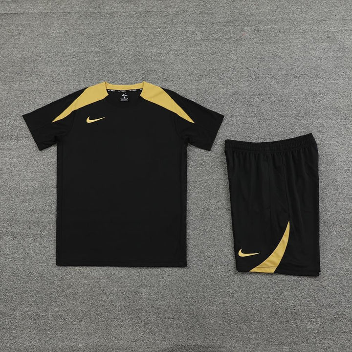 Nike Training Kit - Black/Gold