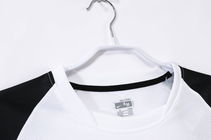 Manchester United 10/11 Away Retro Shirt