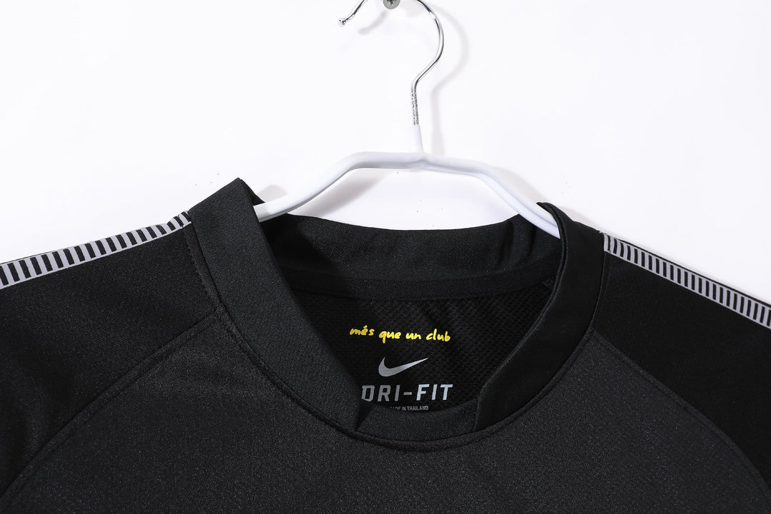 Barcelona 11/12 Away Retro Shirt