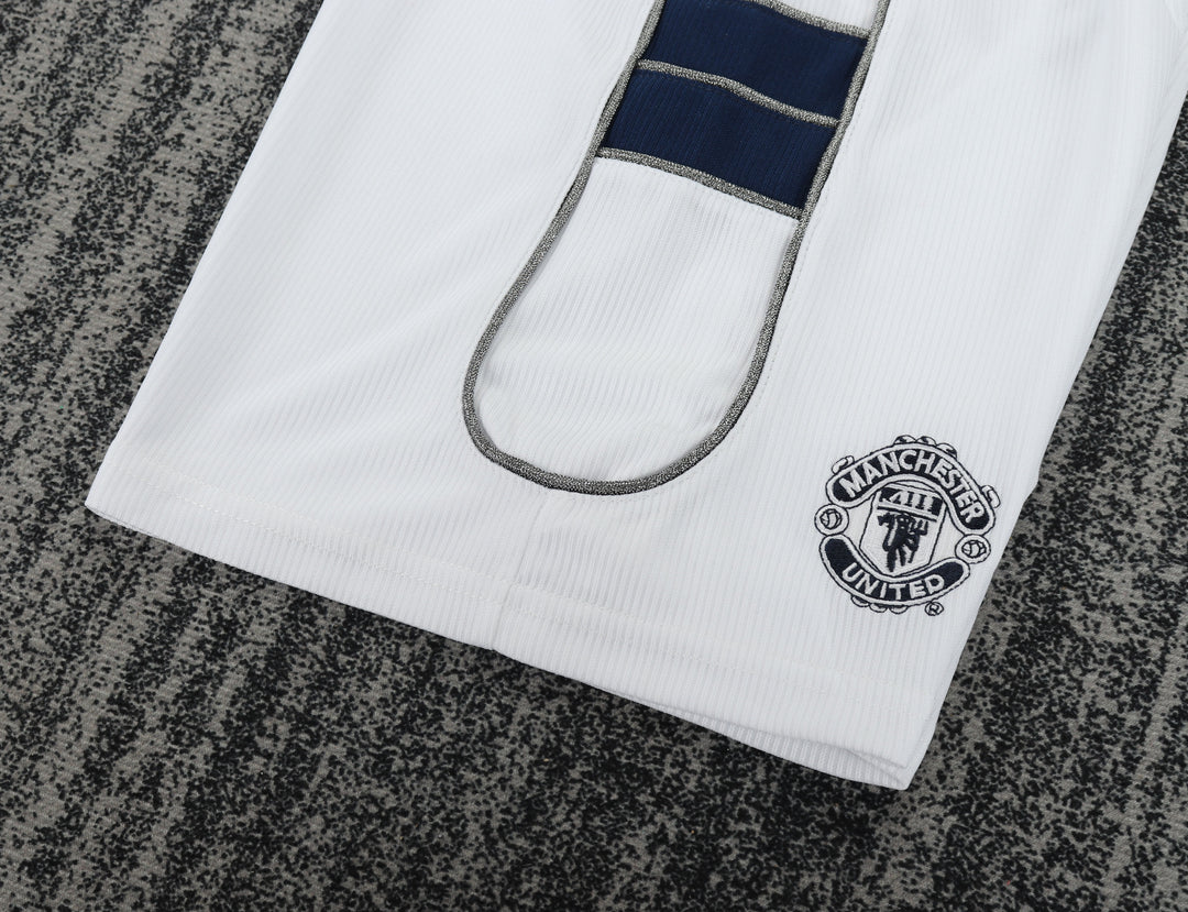 Manchester United 00/01 Children's Away Retro Set