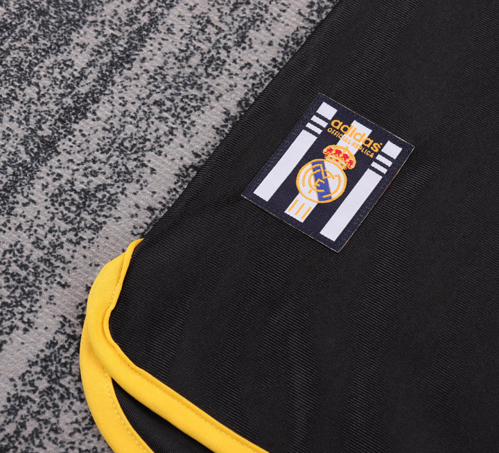 Real Madrid 00/01 Children's Away Retro Set