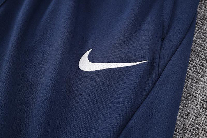Nike Training Set - White/Navy Blue