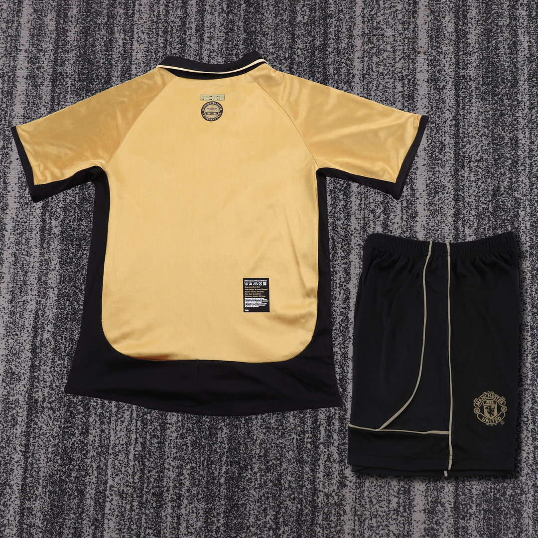 Manchester United 01/02 Children's Third Retro Set