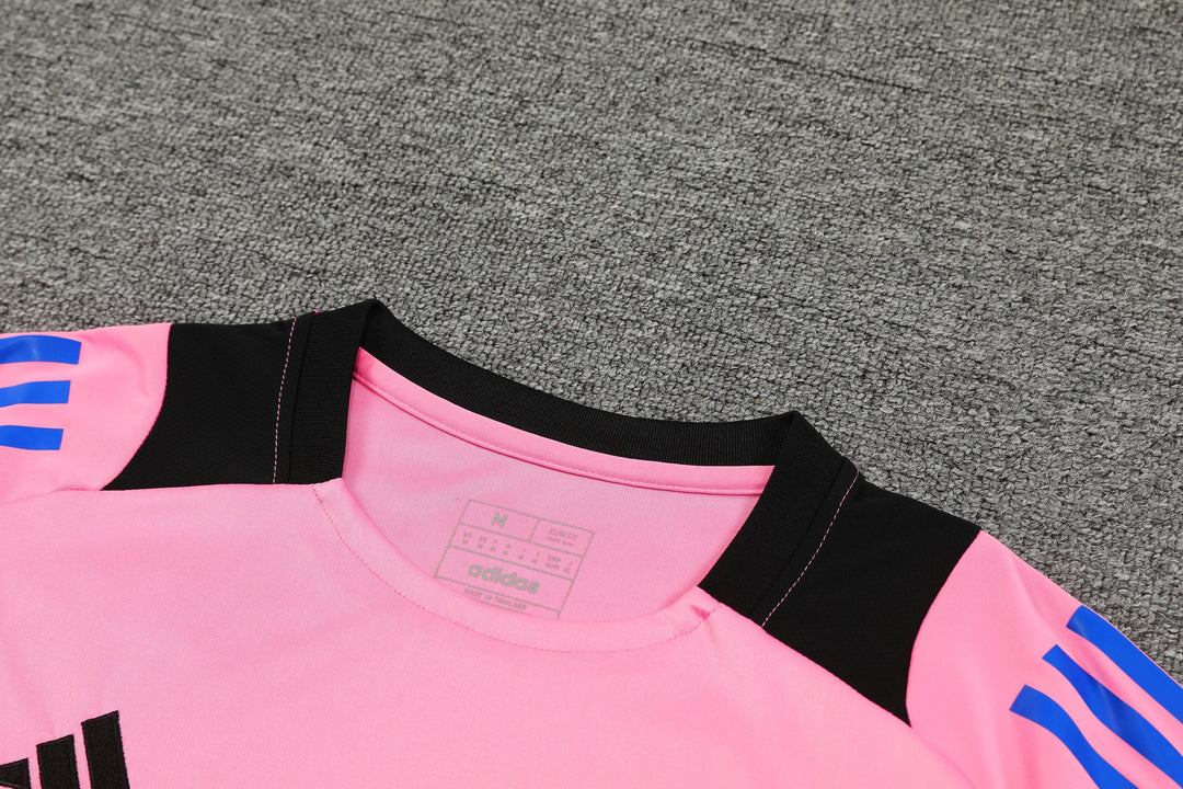 Manchester United 2024/25 Training Shirt - Light Pink