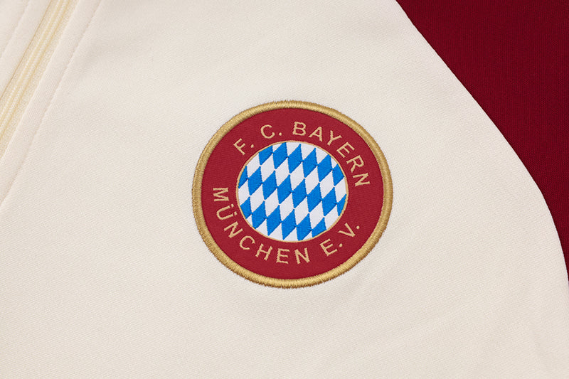 Bayern Munich Training Set 2024/25 - Off-white
