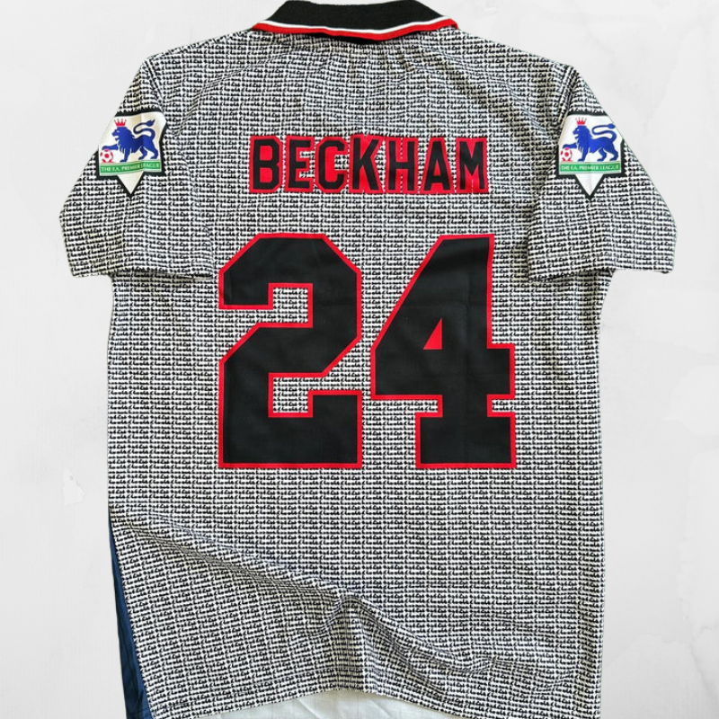 Manchester United 95/96 Away Retro Shirt - Beckham #24 (+Patches)
