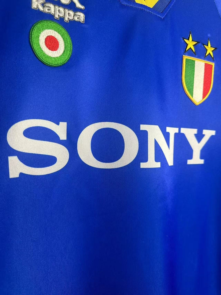 Juventus 95/96 Away Retro Shirt - Long Sleeve