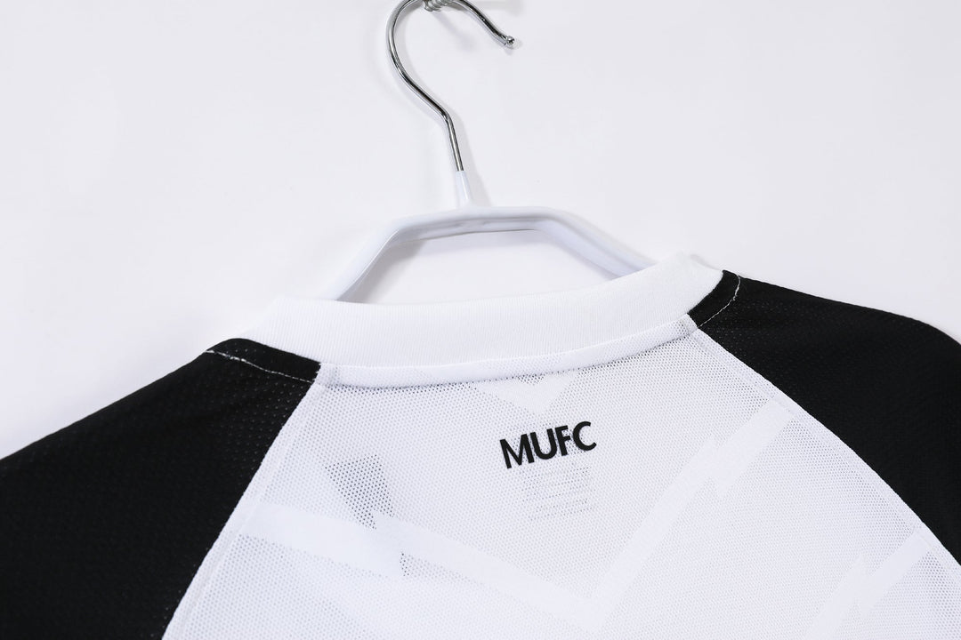 Manchester United 10/11 Away Retro Shirt