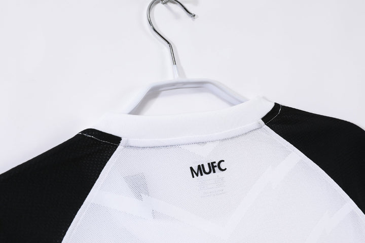 Manchester United 10/11 Away Retro Shirt