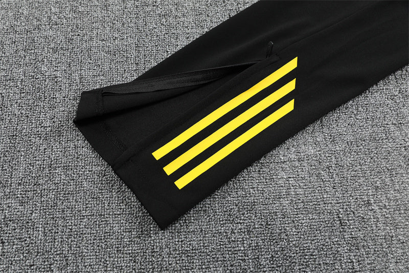 Manchester United Training Set 2025/26 -  Black