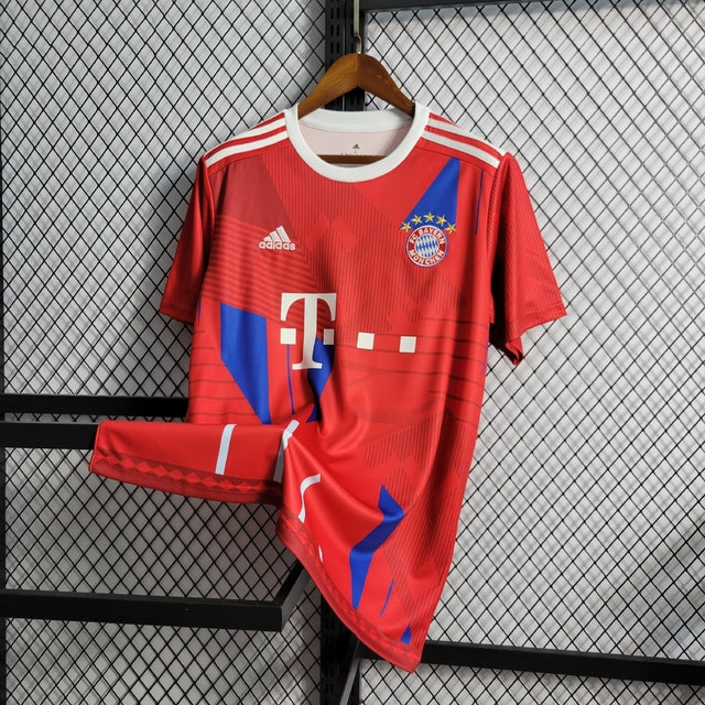 Bayern Munich 10 Crowns 22/23 Men's Adidas Fan Shirt - Red