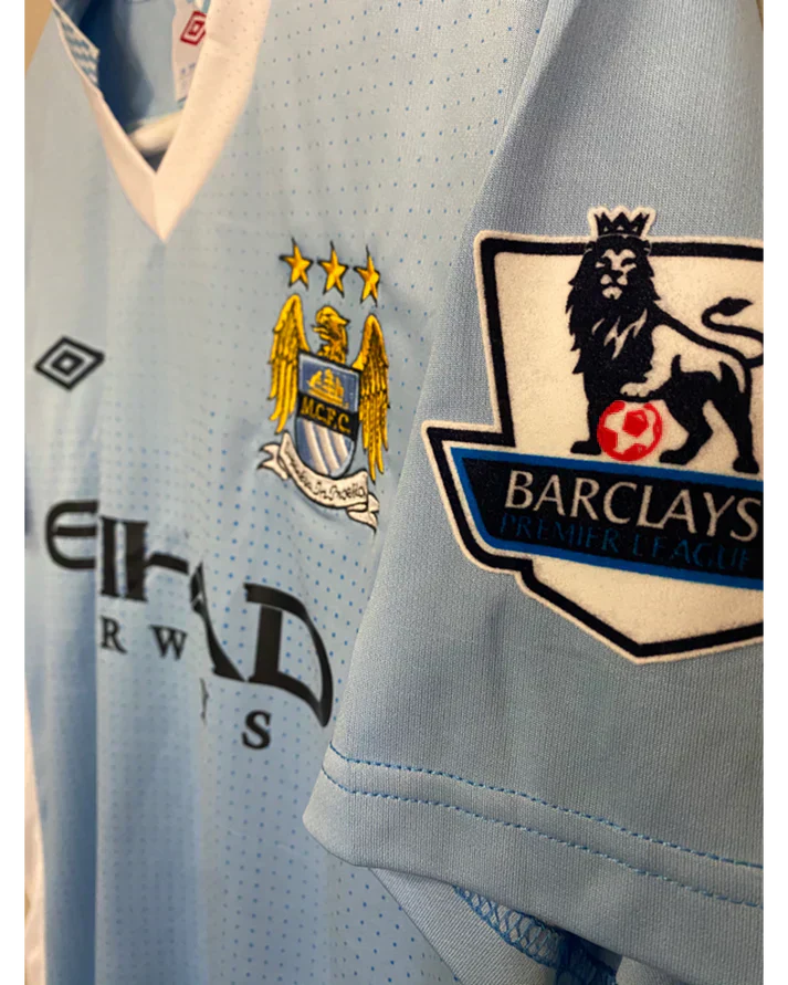 Manchester City 11/12 Home Retro Shirt - Kun Agüero #16 (+Patches)
