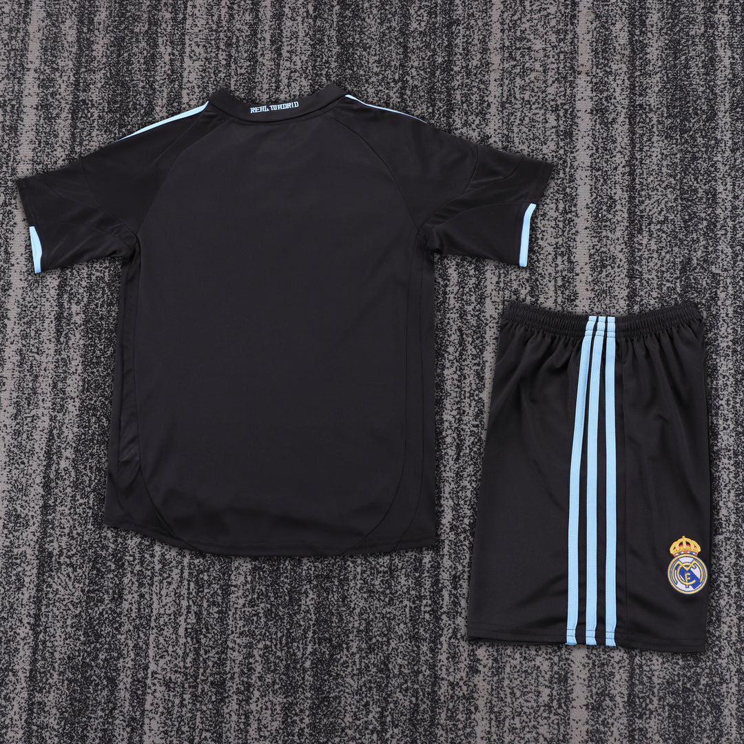 Real Madrid 09/10 Children's Away Retro Set
