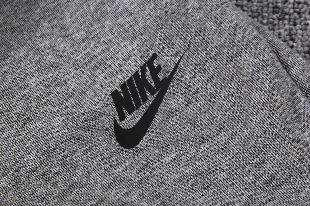 Nike Tech Fleece Set – Grey/Black