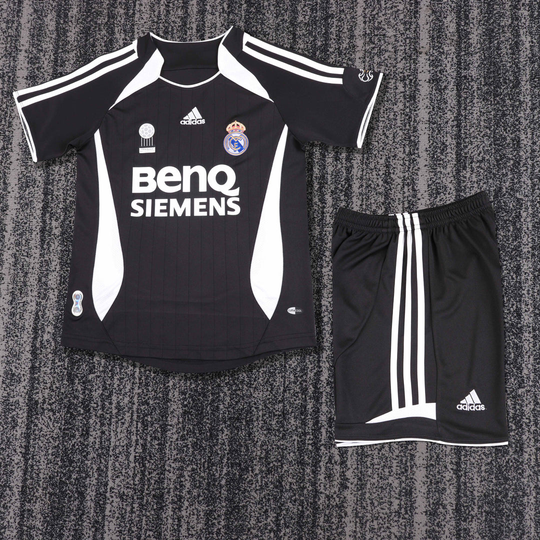Real Madrid 06/07 Children's Away Retro Set