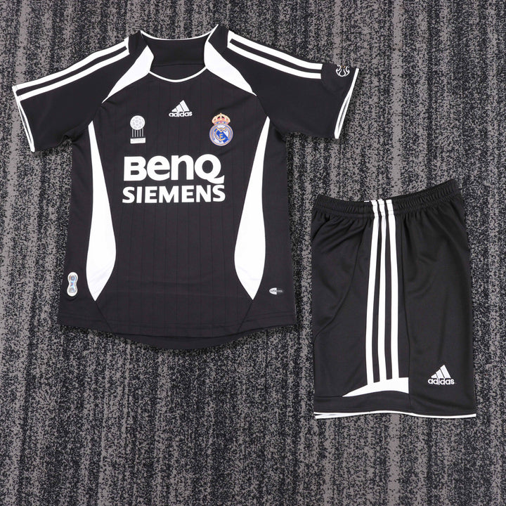 Real Madrid 06/07 Children's Away Retro Set