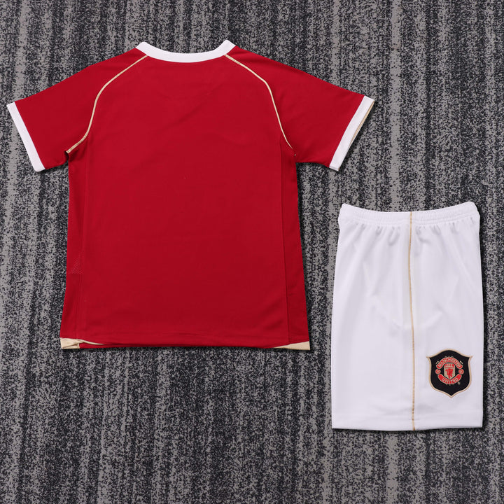 Manchester United 06/07 Children's Home Retro Set
