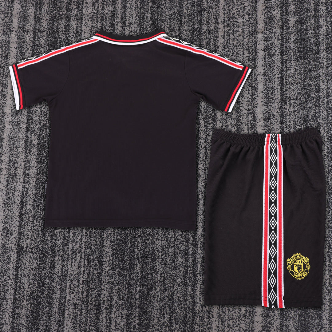 Manchester United 98/99 Children's Third Retro Set
