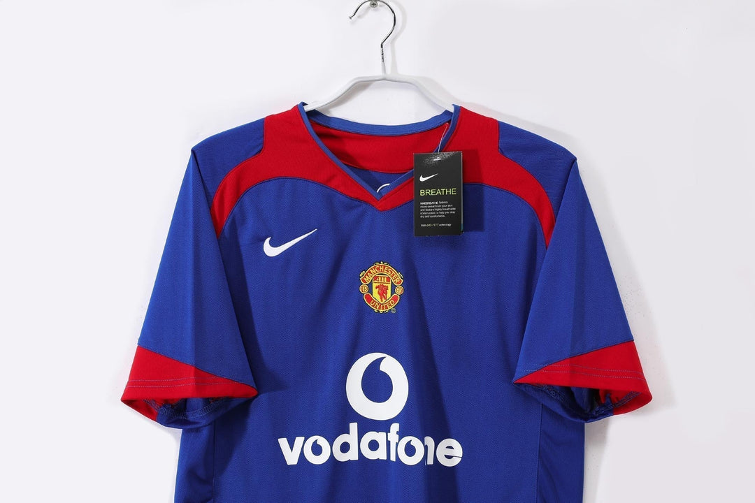 Manchester United 05/06 Away Retro Shirt