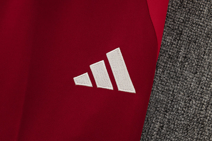 Bayern Munich Training Set 2024/25 - Off-white