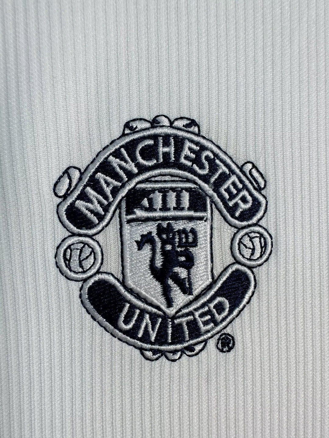 Manchester United 00/01 Away Retro Shirt - Long Sleeve