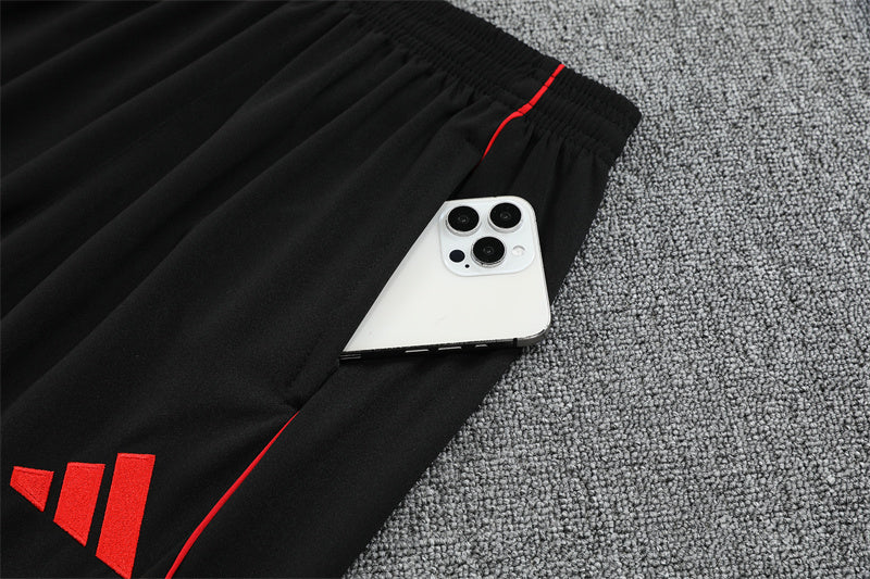 Bayern Munich 2025/26 Training Pants - Black/Red