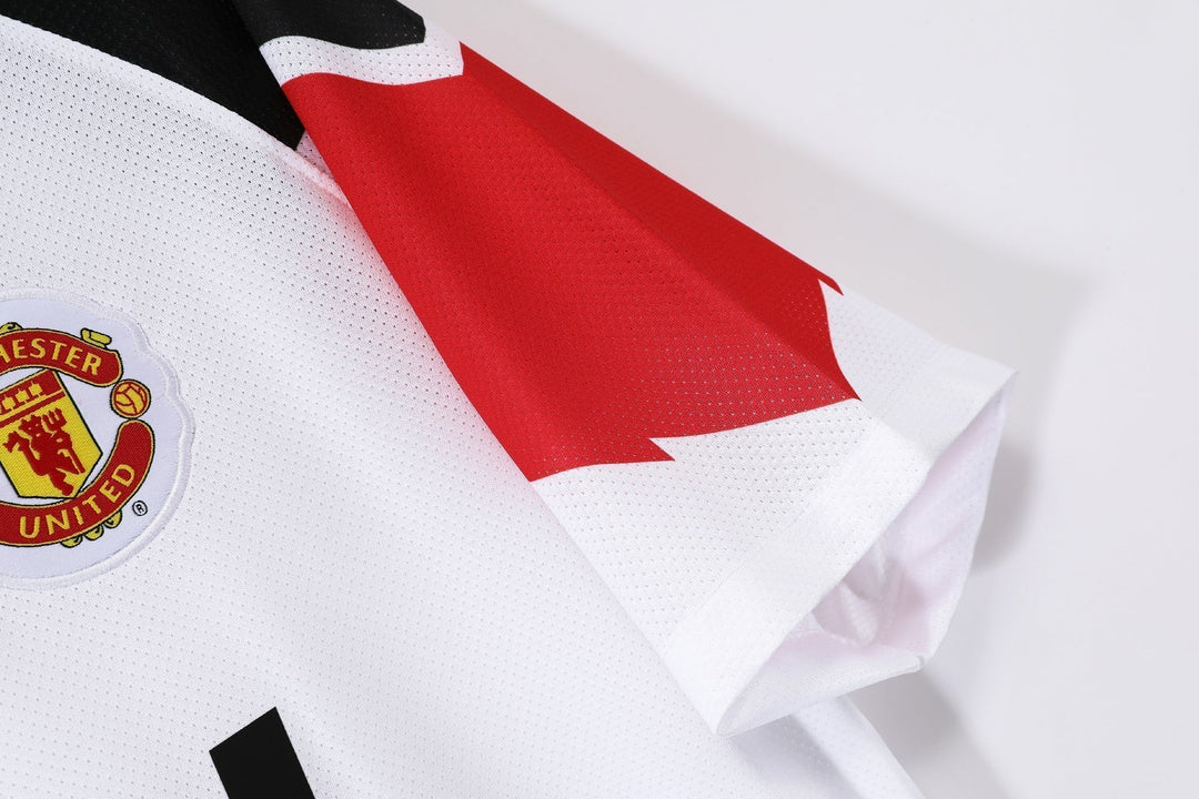 Manchester United 10/11 Away Retro Shirt
