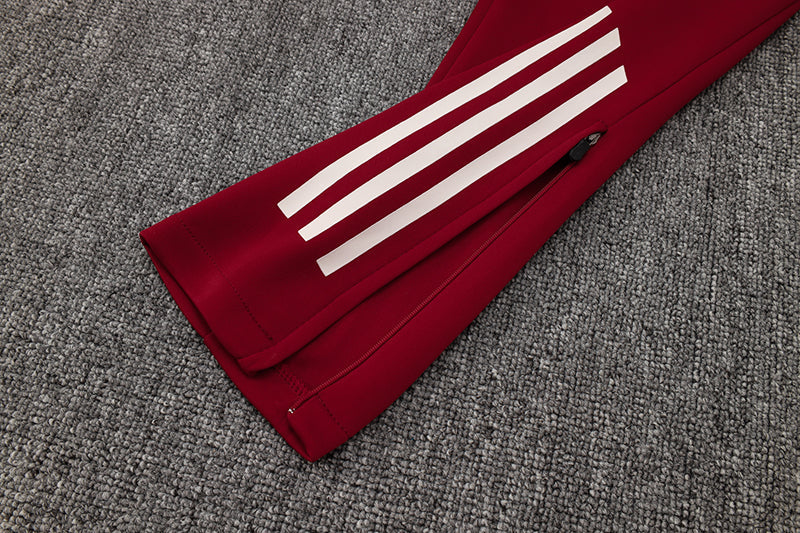 Bayern Munich Training Set 2024/25 - Off-white