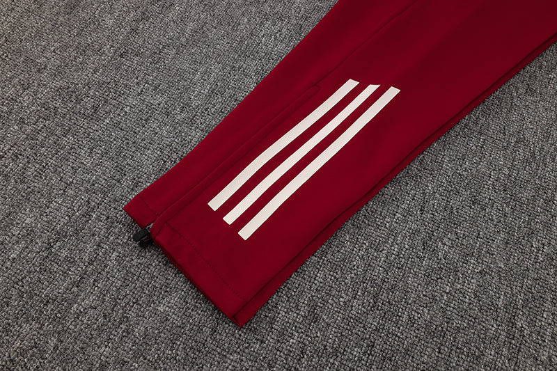 Bayern Munich Training Set 2024/25 - Off-white