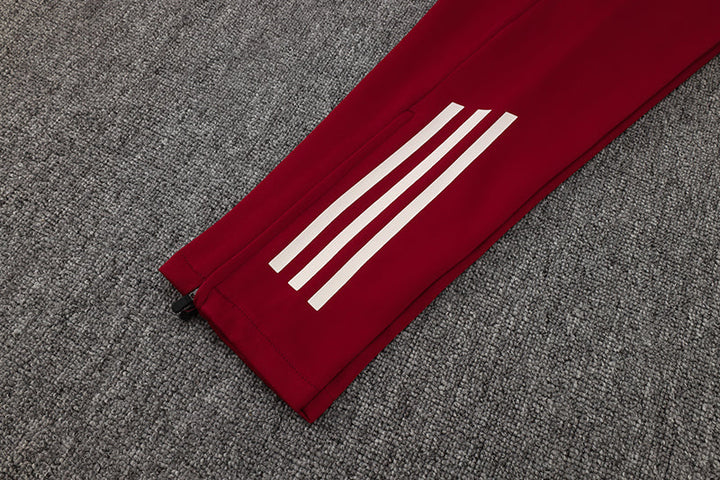 Bayern Munich Training Set 2024/25 - Off-white