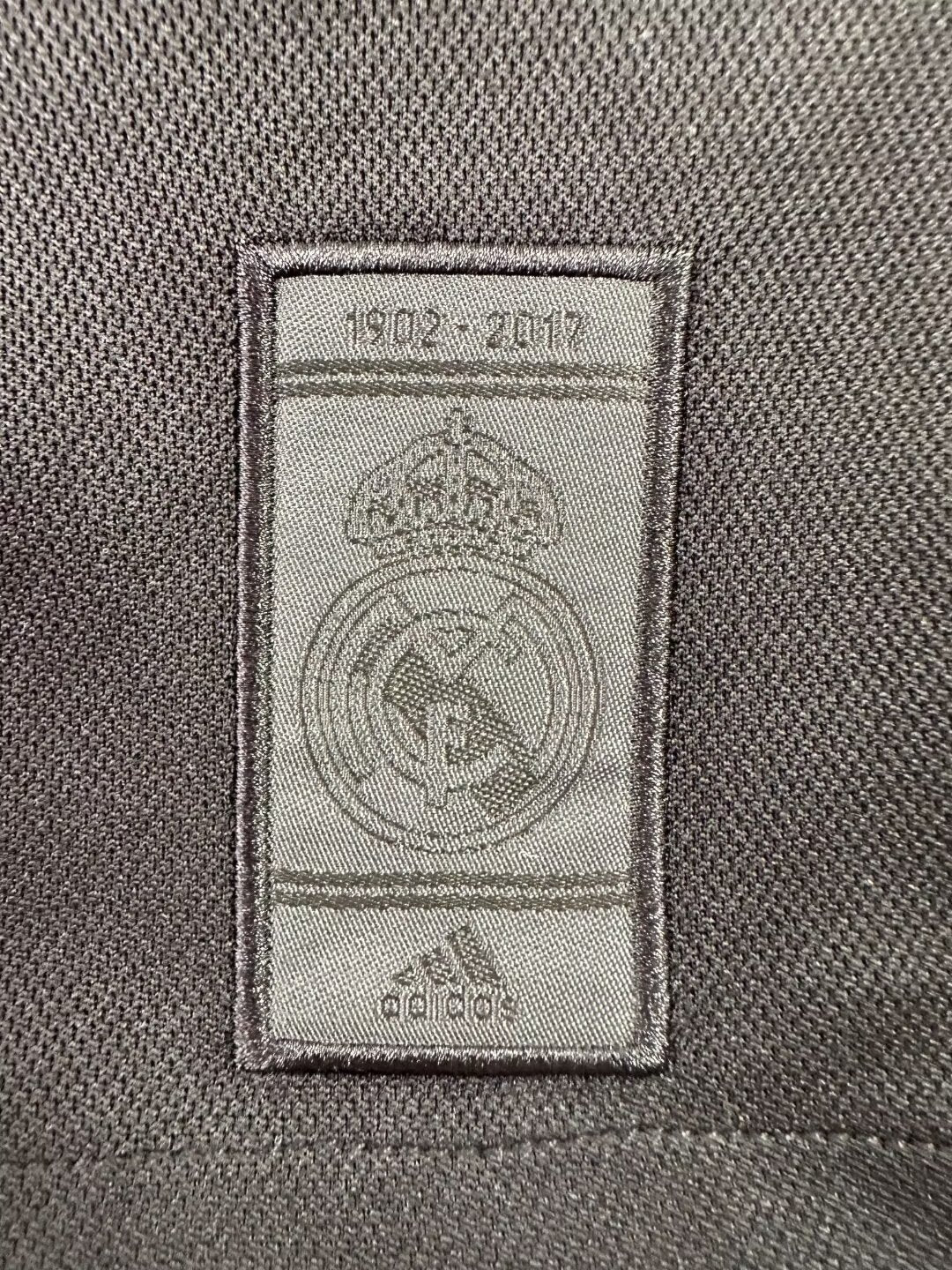 Real Madrid 17/18 Away Retro Shirt - Long Sleeve
