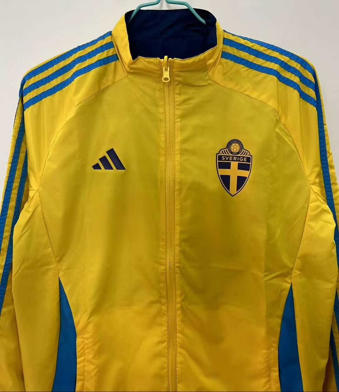 Sweden Windbreaker Jacket - Yellow