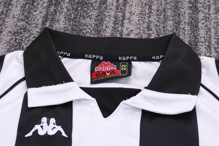Juventus 97/98 Children's Home Retro Set