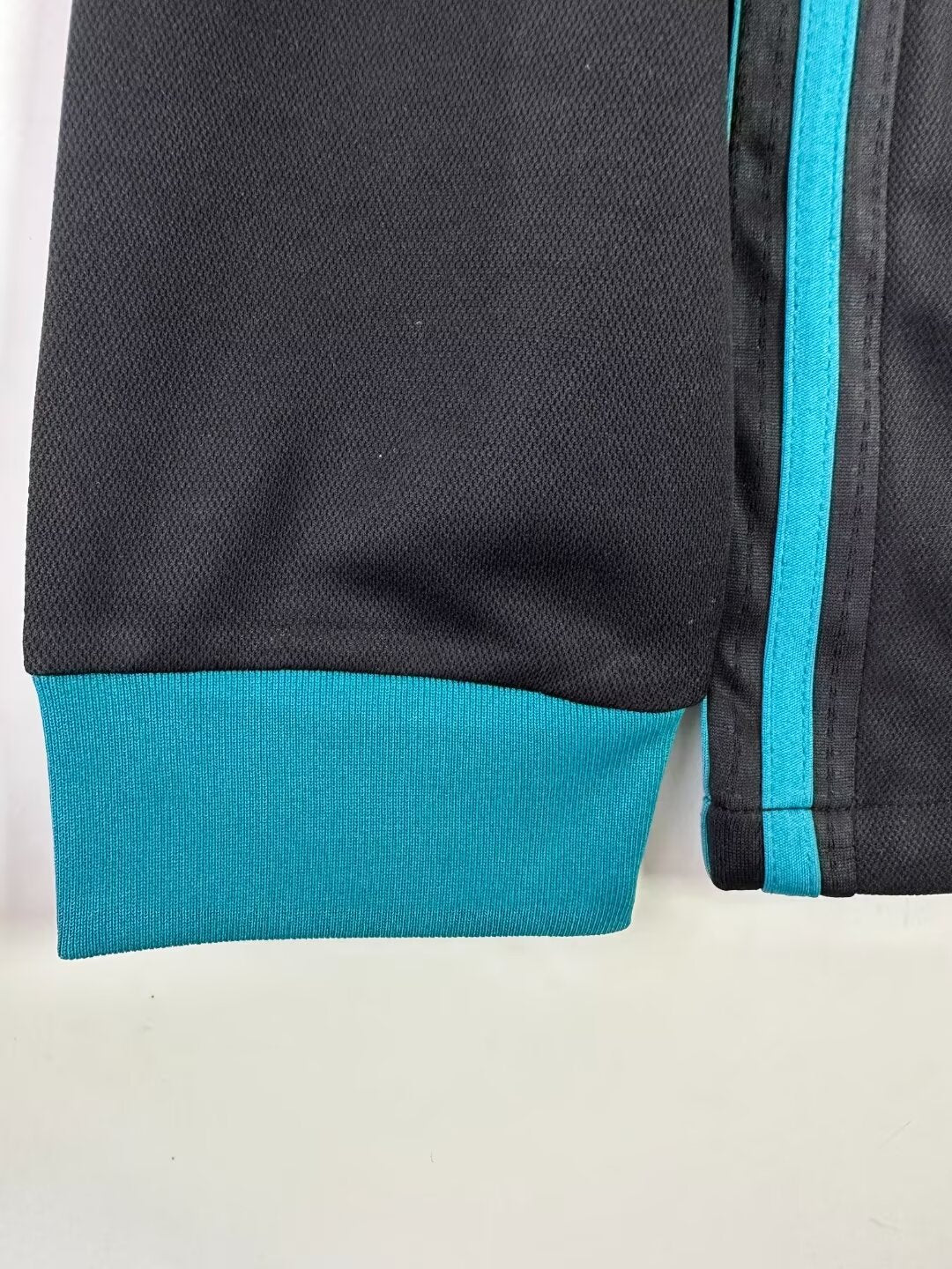 Real Madrid 17/18 Away Retro Shirt - Long Sleeve