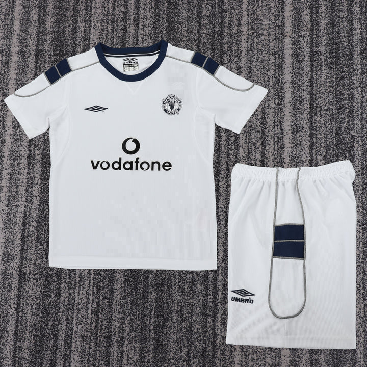 Manchester United 00/01 Children's Away Retro Set