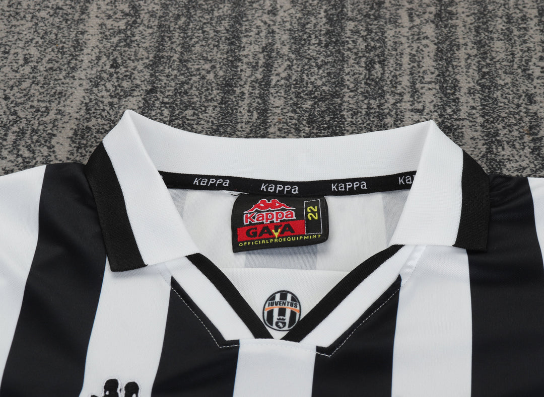 Juventus 96/97 Children's Home Retro Set