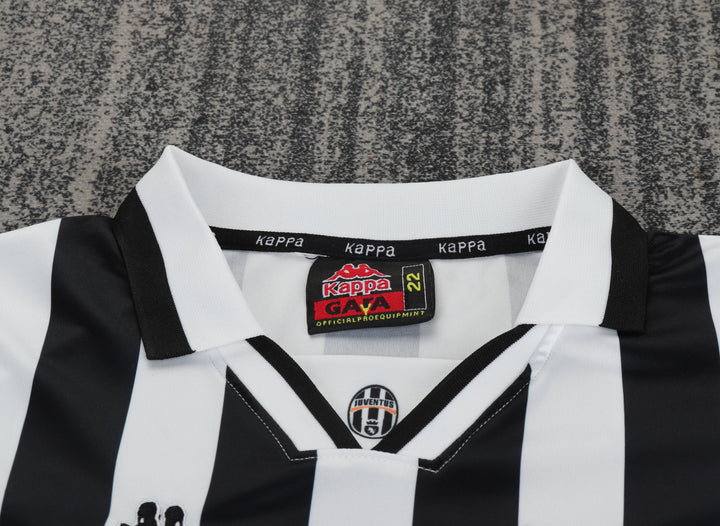 Juventus 96/97 Children's Home Retro Set