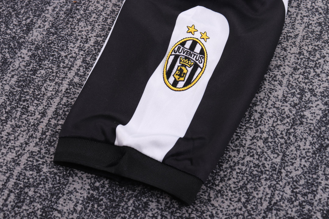 Juventus 97/98 Children's Home Retro Set