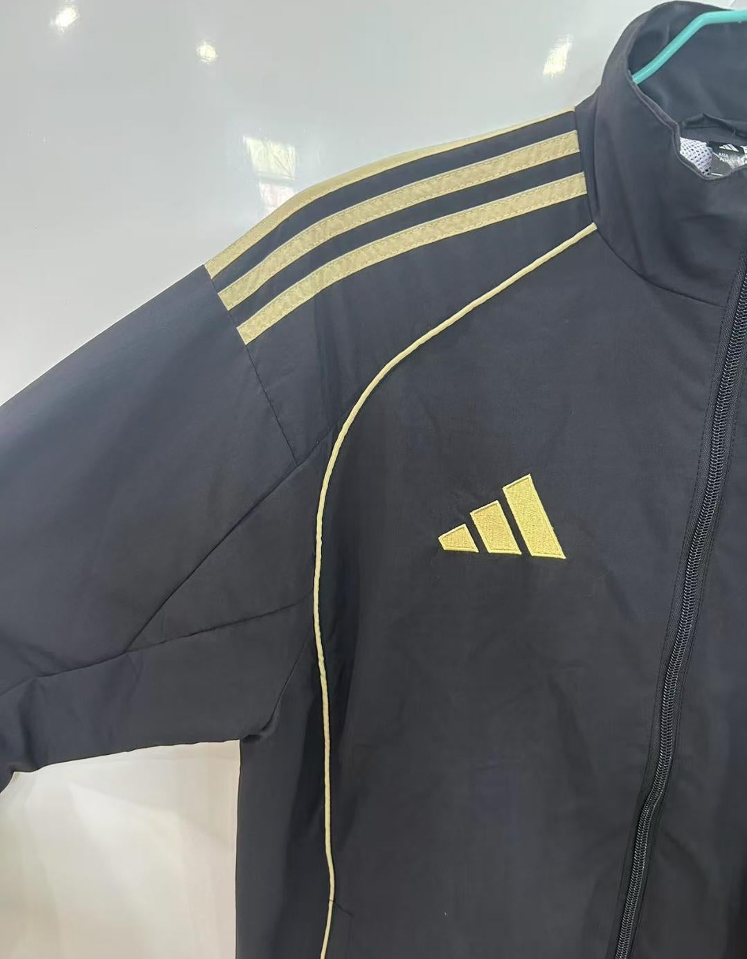 Liverpool Windbreaker Jacket - Black