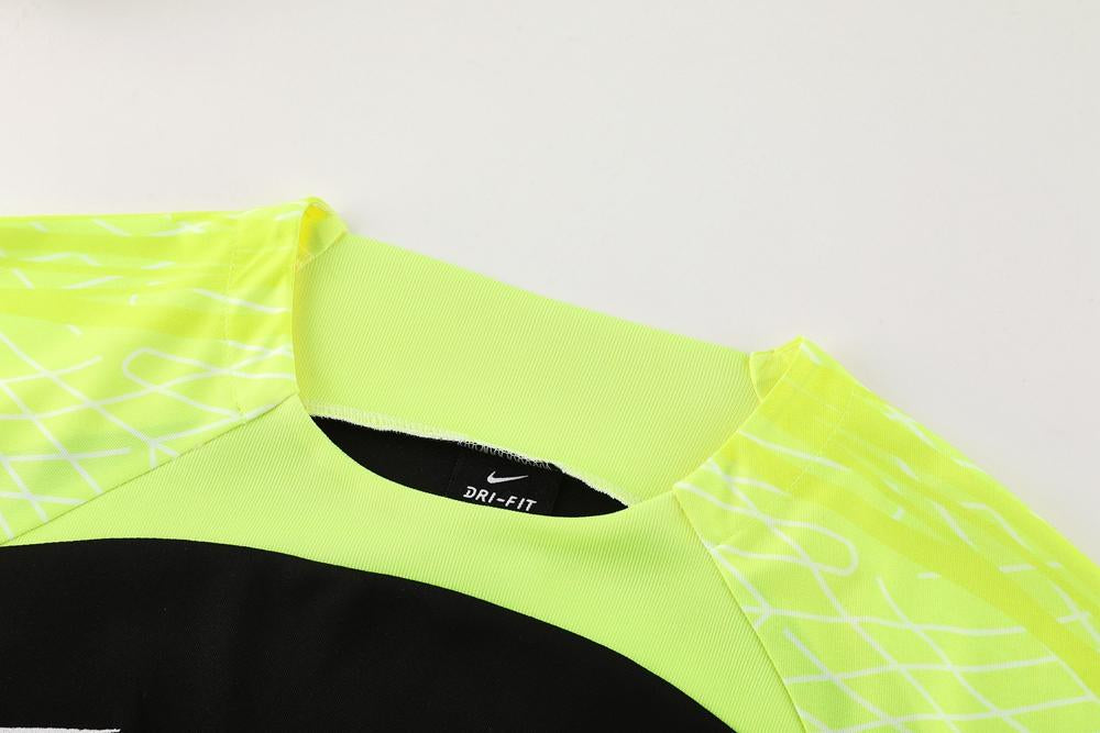 Nike Training Shirt - Neon Green