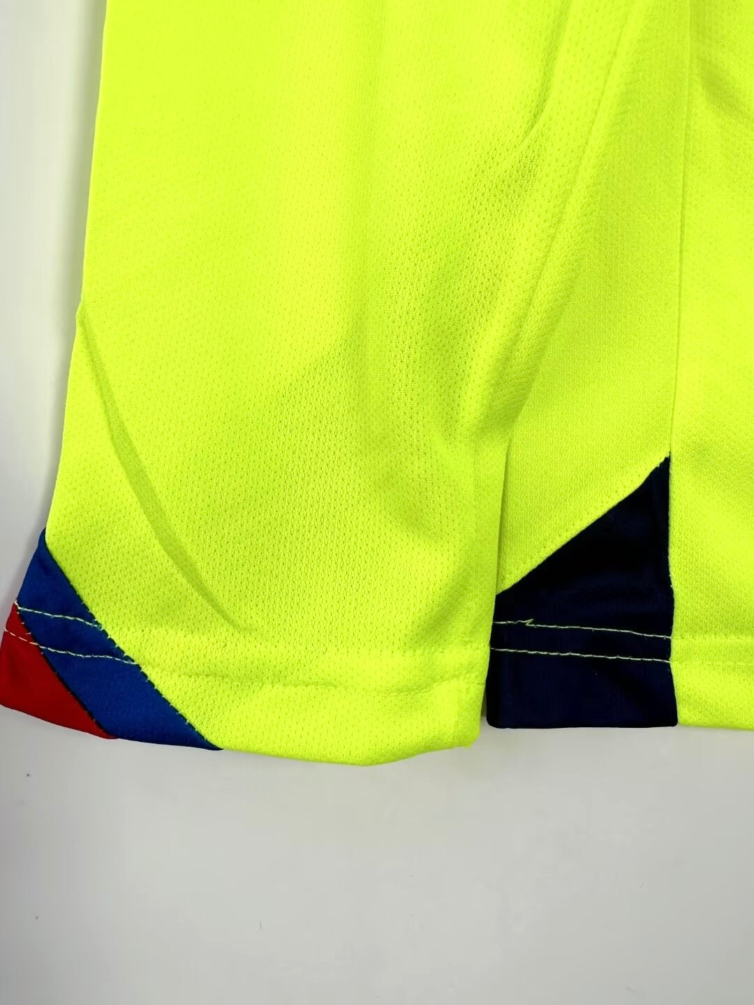 Barcelona 05/06 Away Retro Shirt - Long Sleeve
