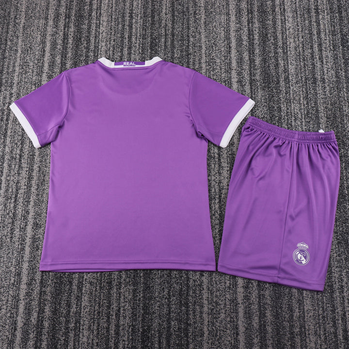 Real Madrid 16/17 Children's Away Retro Set
