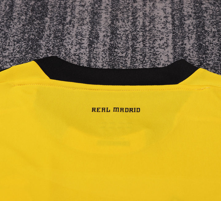 Real Madrid 11/12 Children's Home Retro Set Goalkeeper