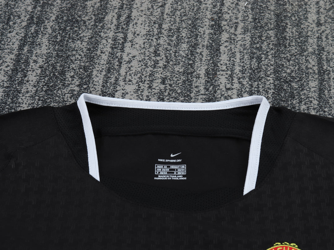 Manchester United 03/04 Children's Away Retro Set