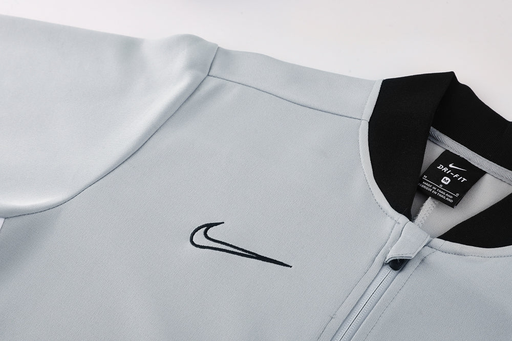 Nike Training Set – Light gray