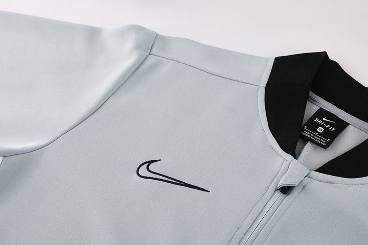 Nike Training Set – Light gray