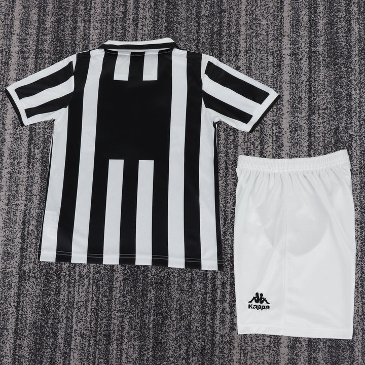Juventus 96/97 Children's Home Retro Set