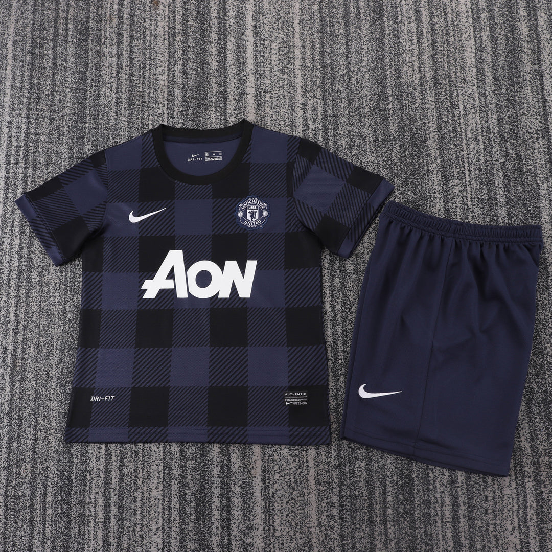 Manchester United 13/14 Children's Away Retro Set